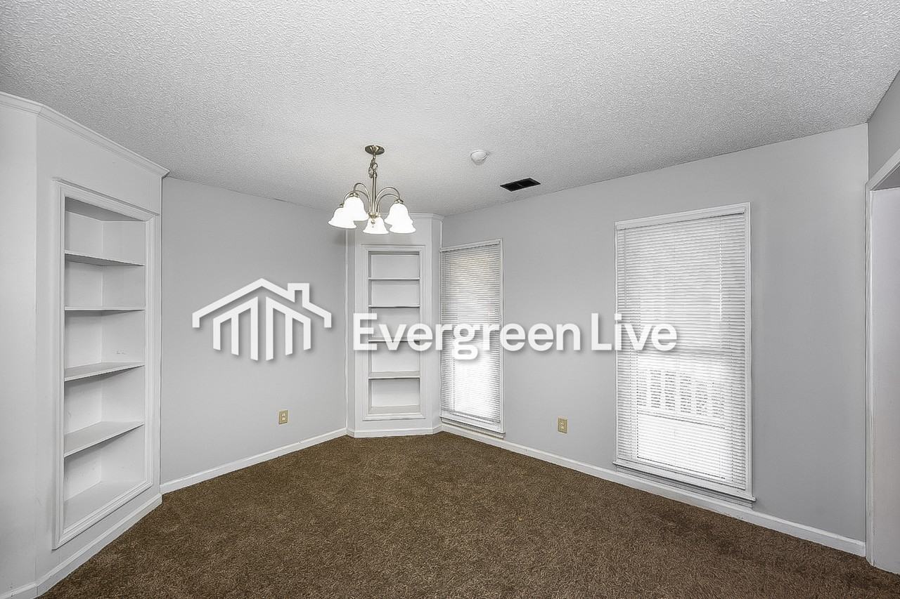 213 Whitehurst Way - Photo 6 of 10