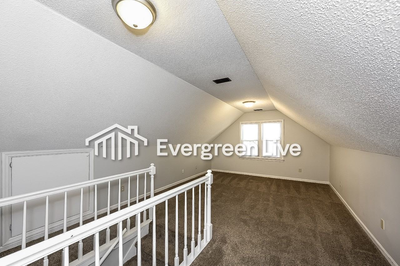 213 Whitehurst Way - Photo 7 of 10