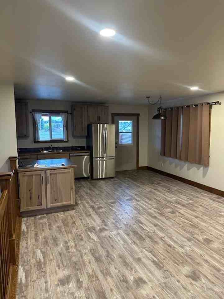 615 Folly Ln - Photo 3 of 14