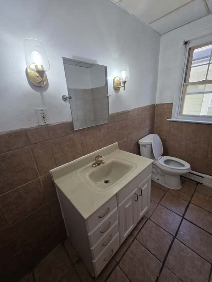 647 Edgewood Ave - Photo 3 of 17