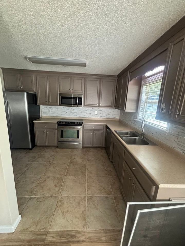 4329 Chandler Way - Photo 5 of 10