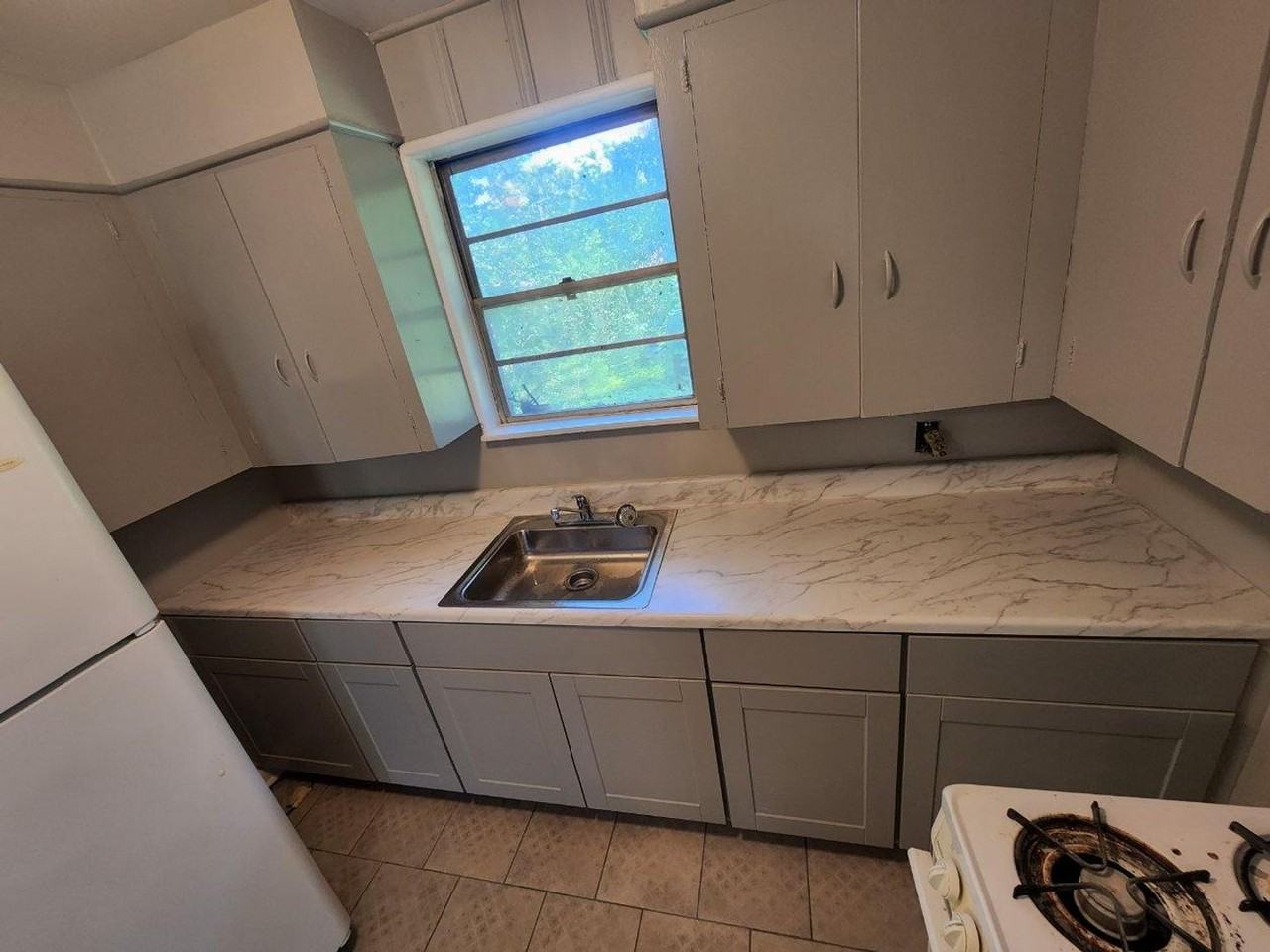 3832 Claiborne Ave - Photo 4 of 8