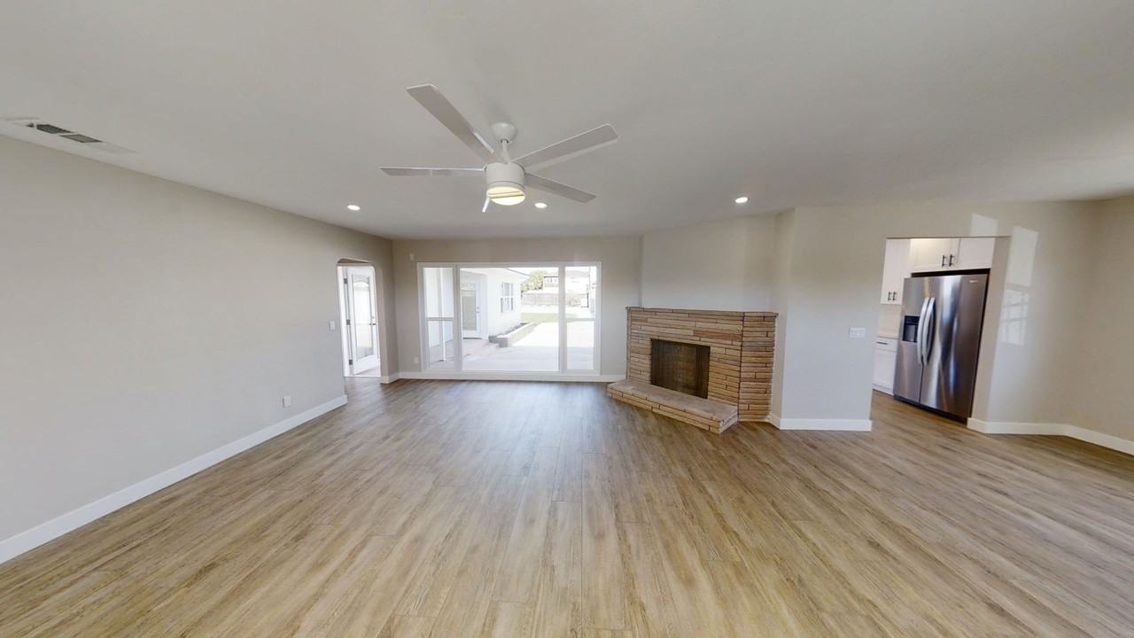 5608 Dorothy Way - Photo 5 of 20