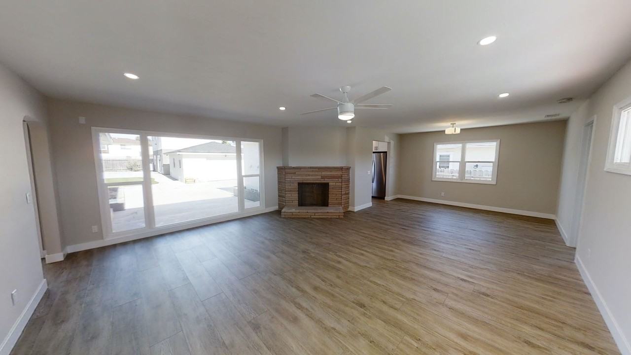 5608 Dorothy Way - Photo 6 of 20