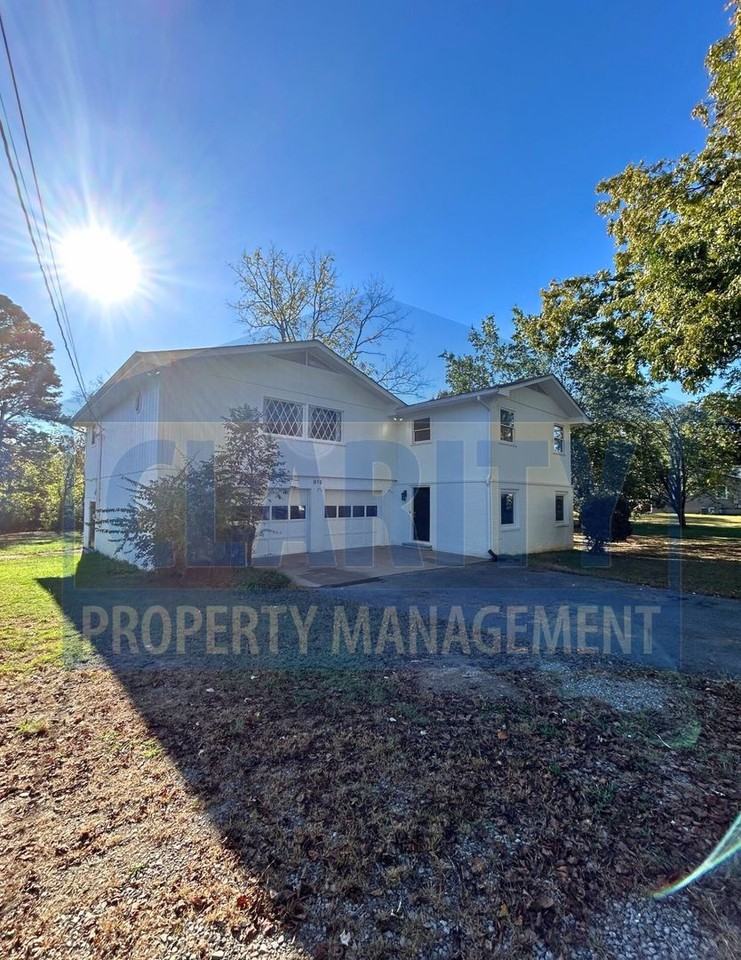 912 Fairmont Ave Nw - Photo 2 of 36