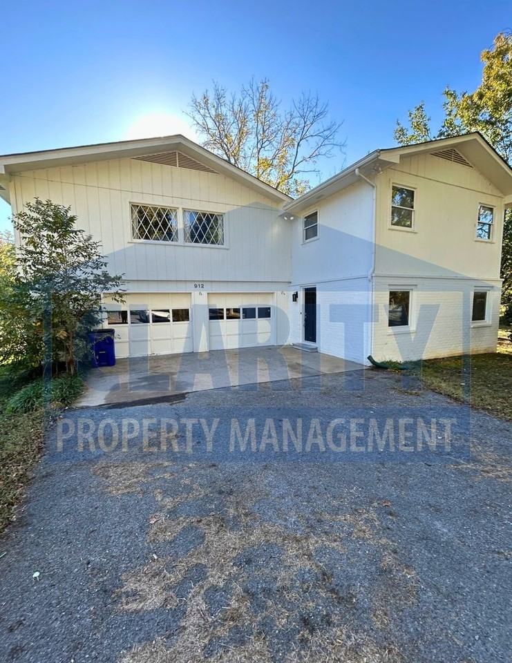 912 Fairmont Ave Nw - Photo 3 of 36