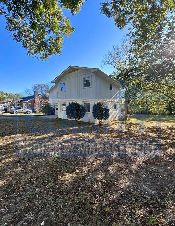 912 Fairmont Ave Nw - Photo 5 of 36