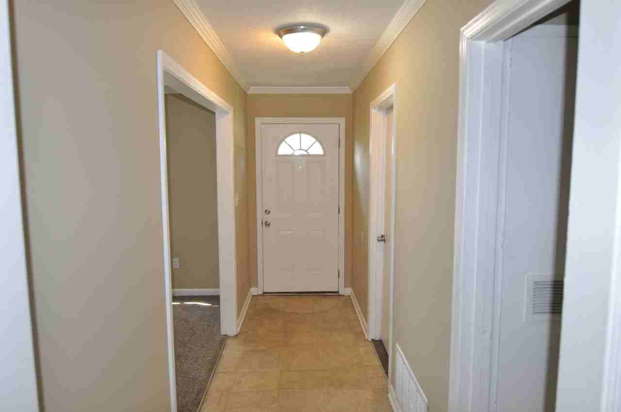 2737 S Wallace Dr - Photo 2 of 15