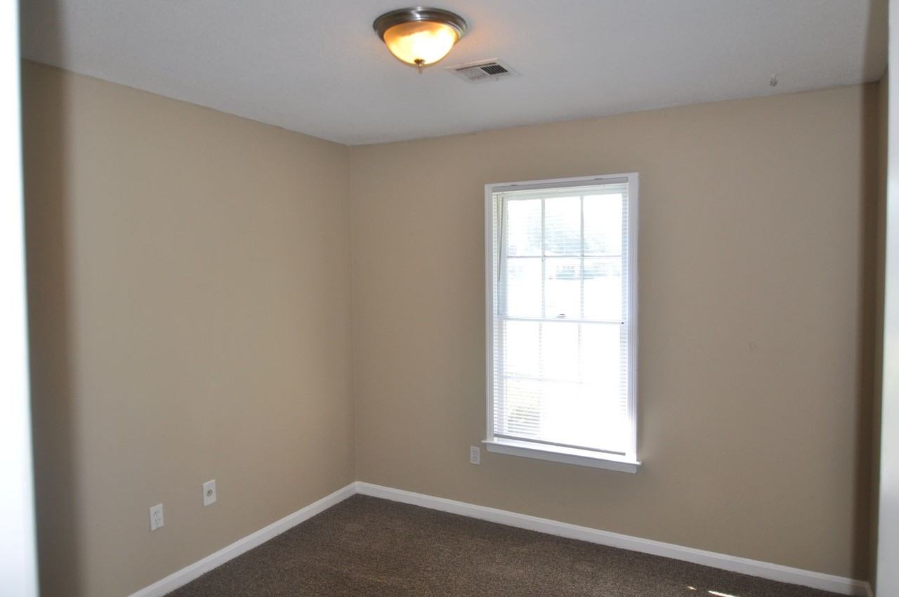 2737 S Wallace Dr - Photo 6 of 15