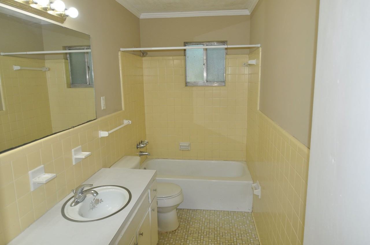 2737 S Wallace Dr - Photo 7 of 15