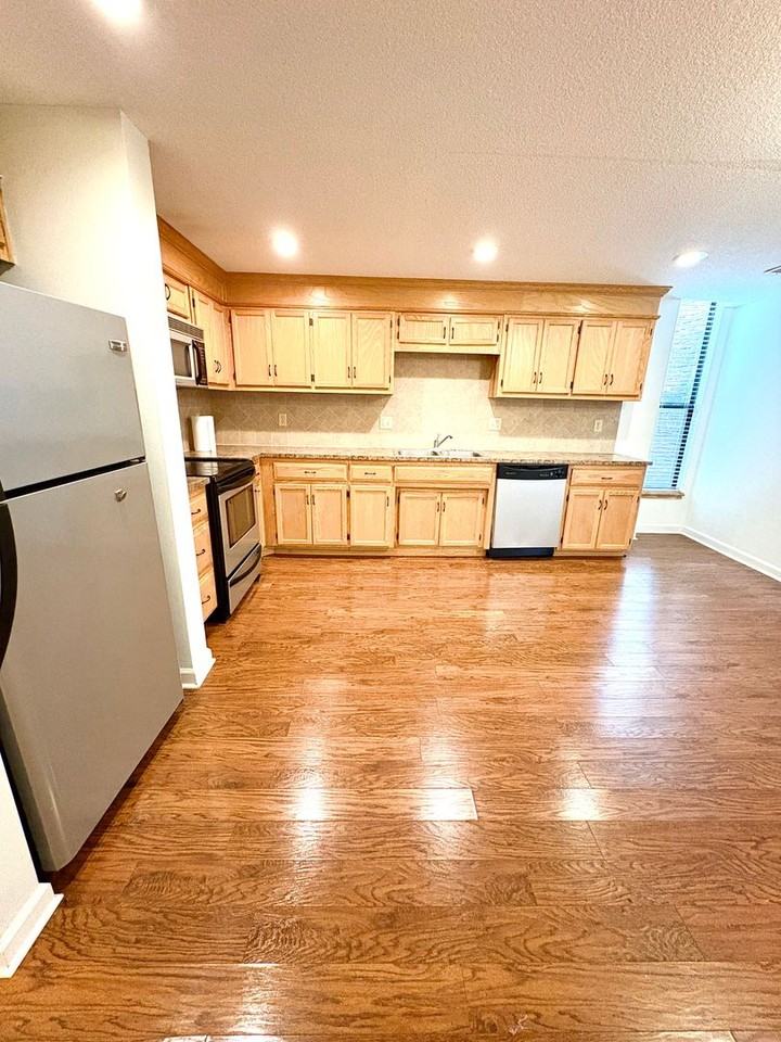 536 Campbell St - Photo 2 of 9