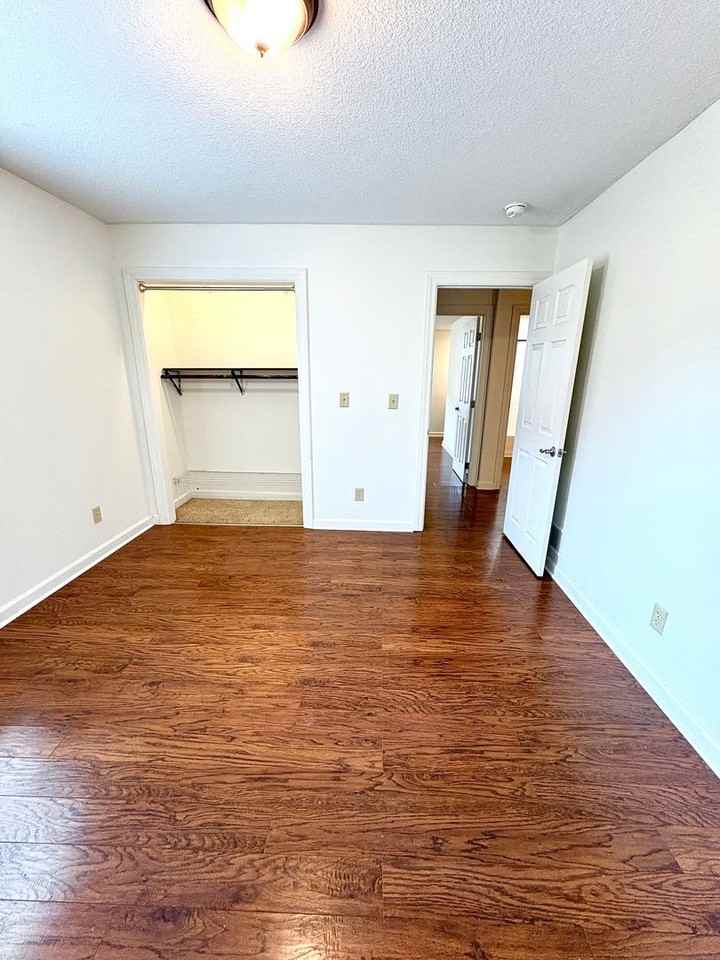 536 Campbell St - Photo 6 of 9