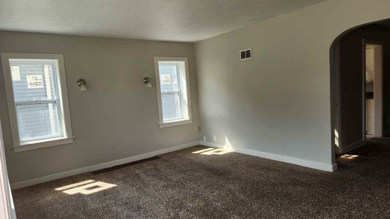 1412 Houston St - Photo 3 of 14