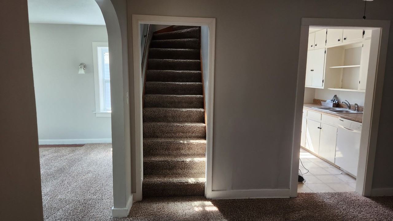 1412 Houston St - Photo 4 of 14