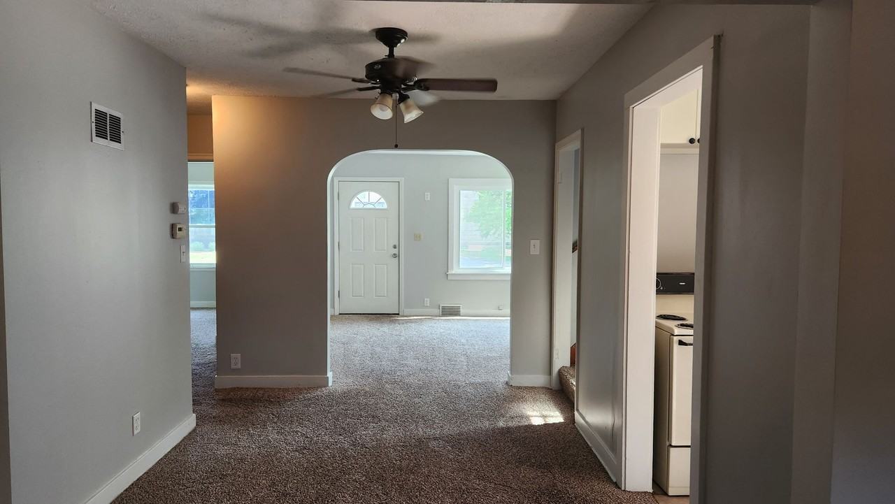 1412 Houston St - Photo 7 of 14