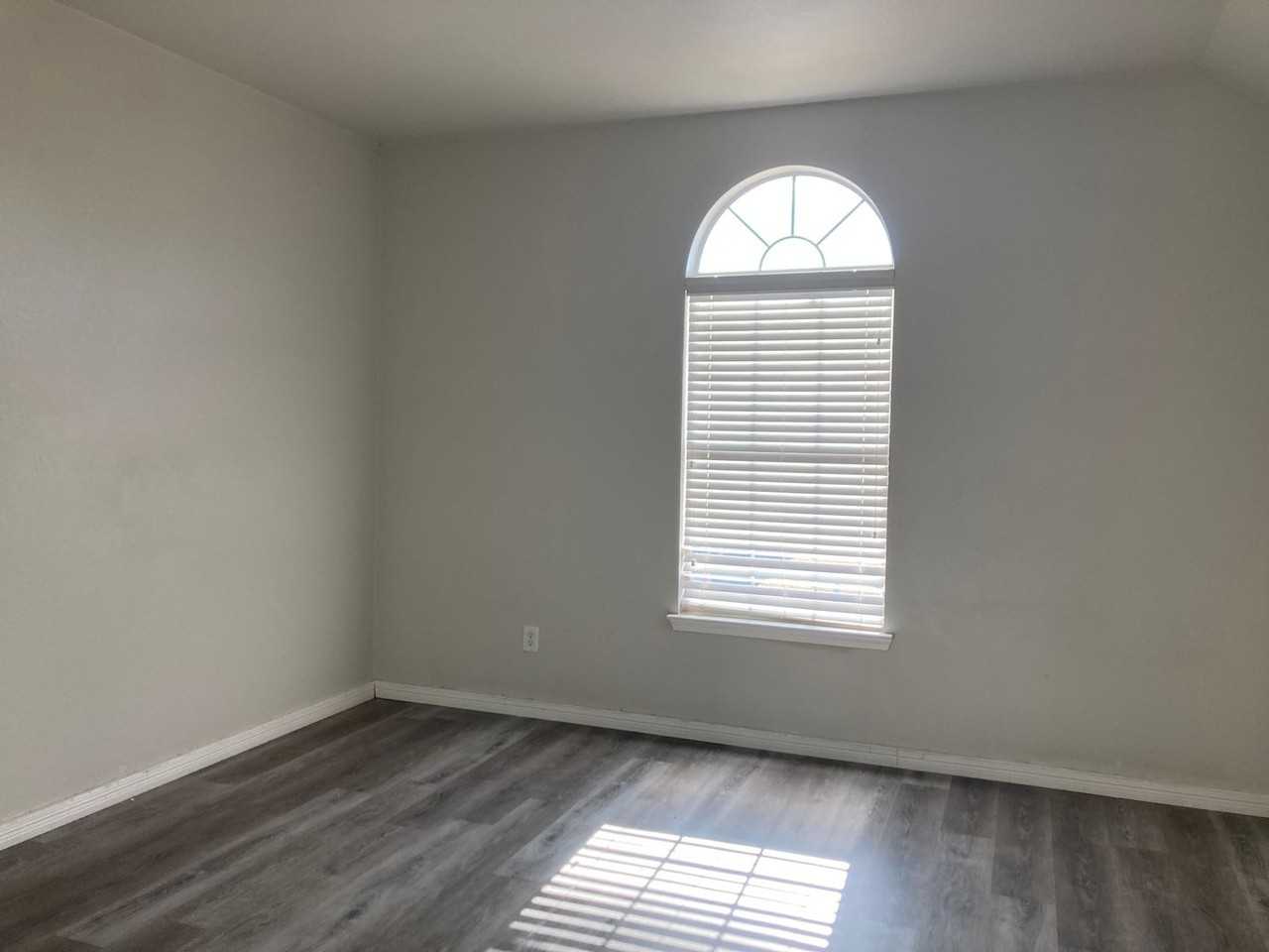 2744 Ferdinand - Photo 2 of 48