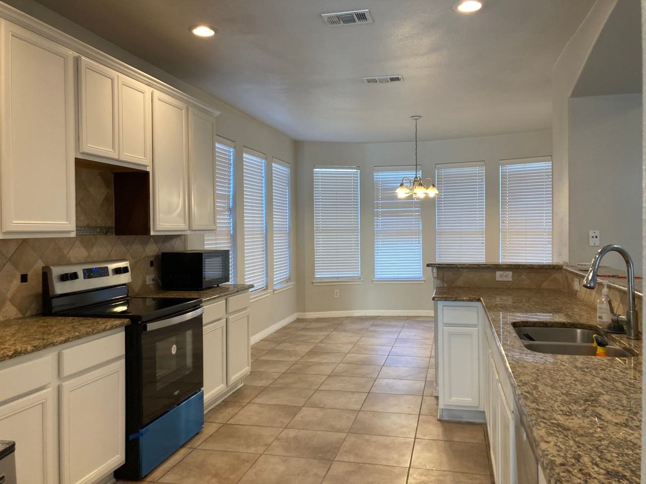 2744 Ferdinand - Photo 4 of 48