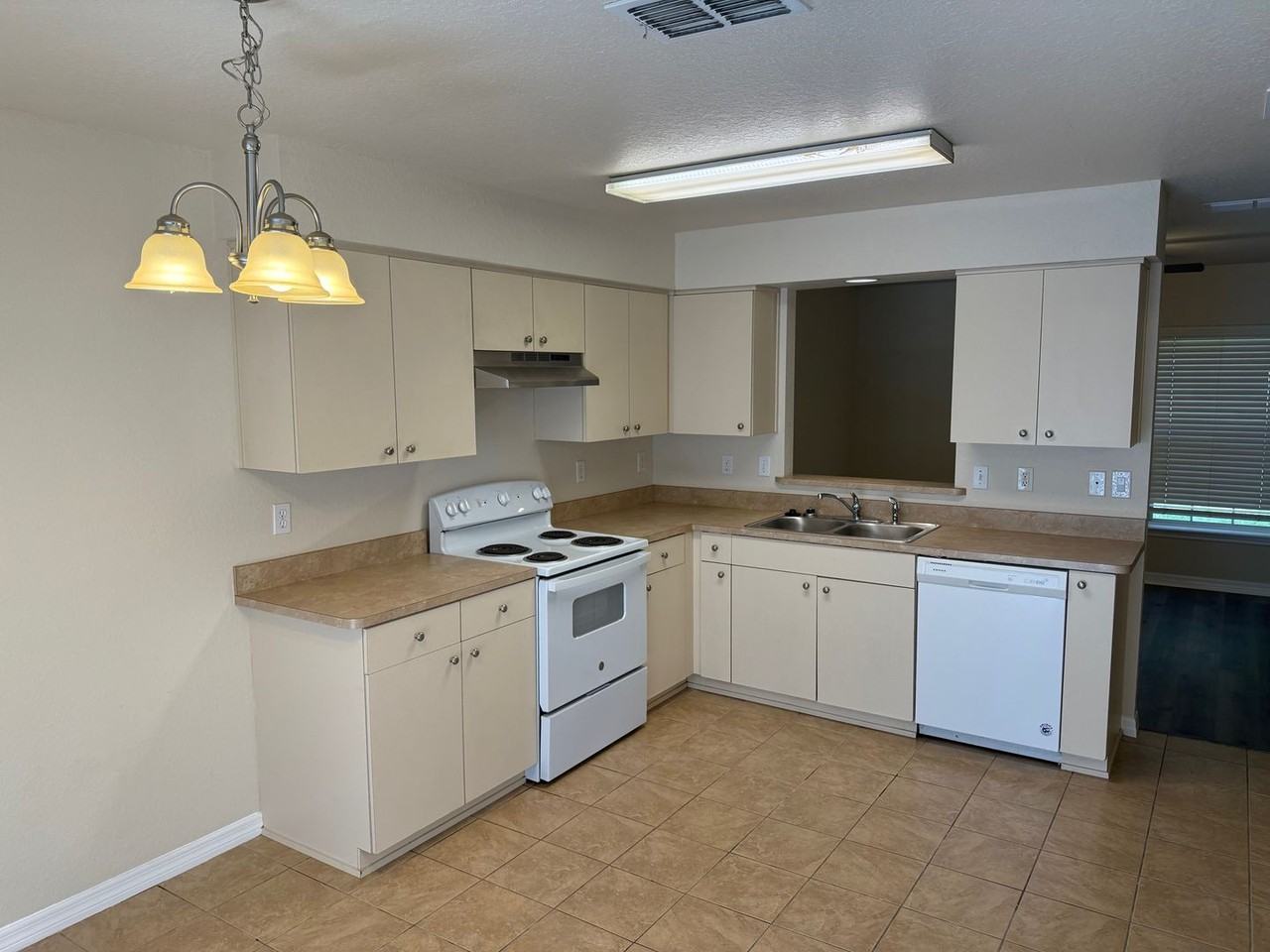 7299 Midway Ter - Photo 3 of 16