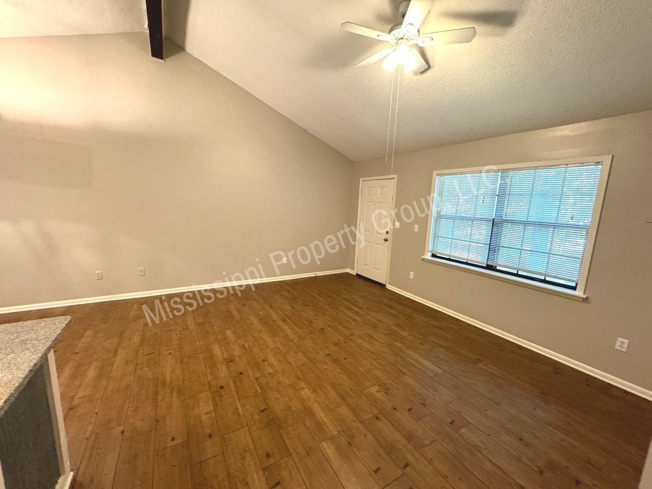 350 Christman Dr - Photo 4 of 25