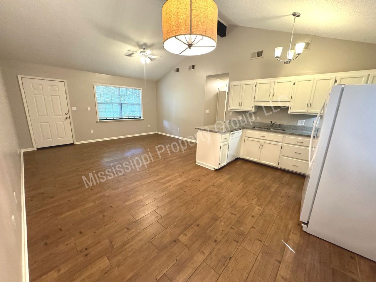 350 Christman Dr - Photo 7 of 25