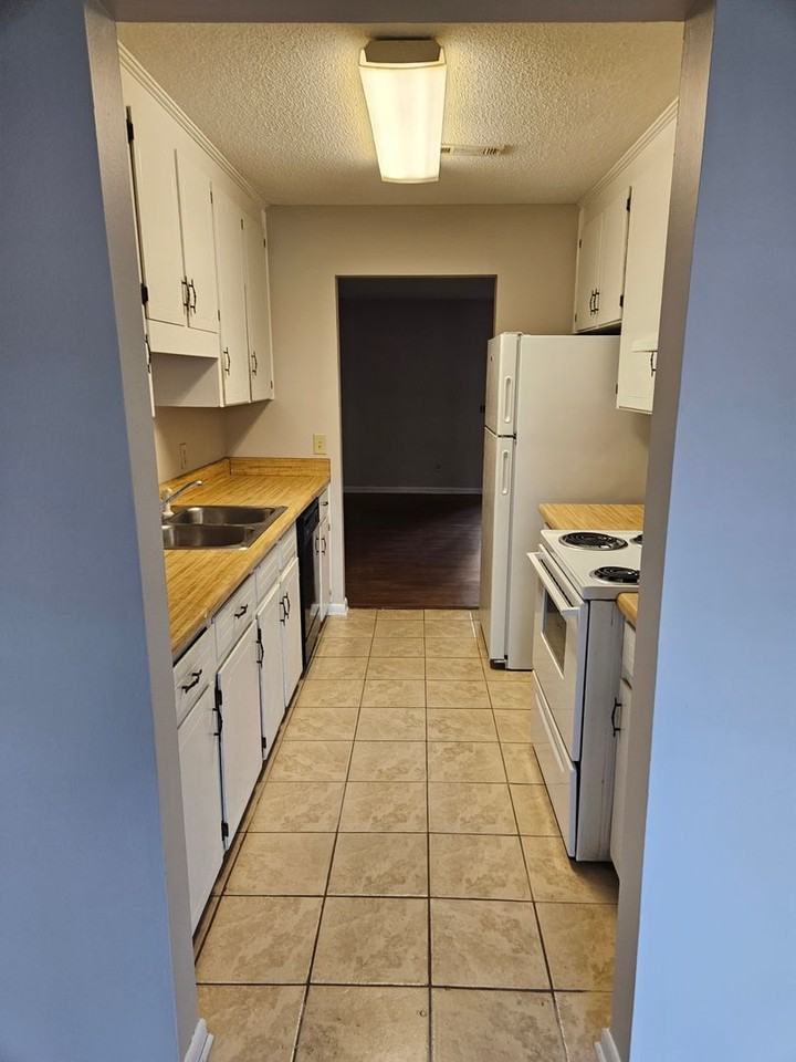 117 Brian Ct - Photo 2 of 7