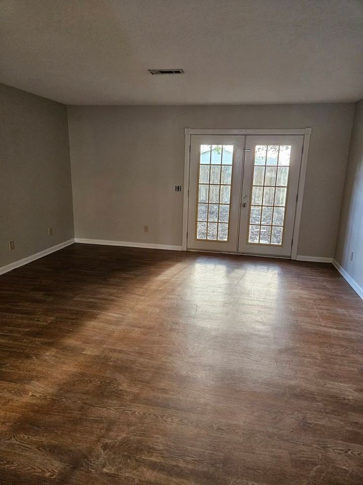 117 Brian Ct - Photo 4 of 7