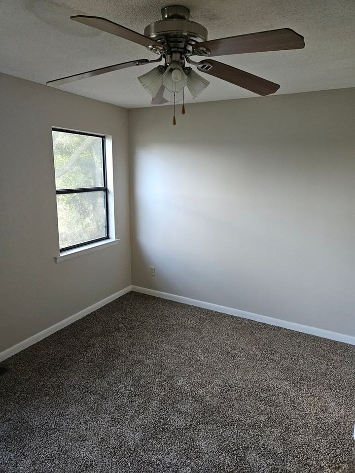 117 Brian Ct - Photo 5 of 7