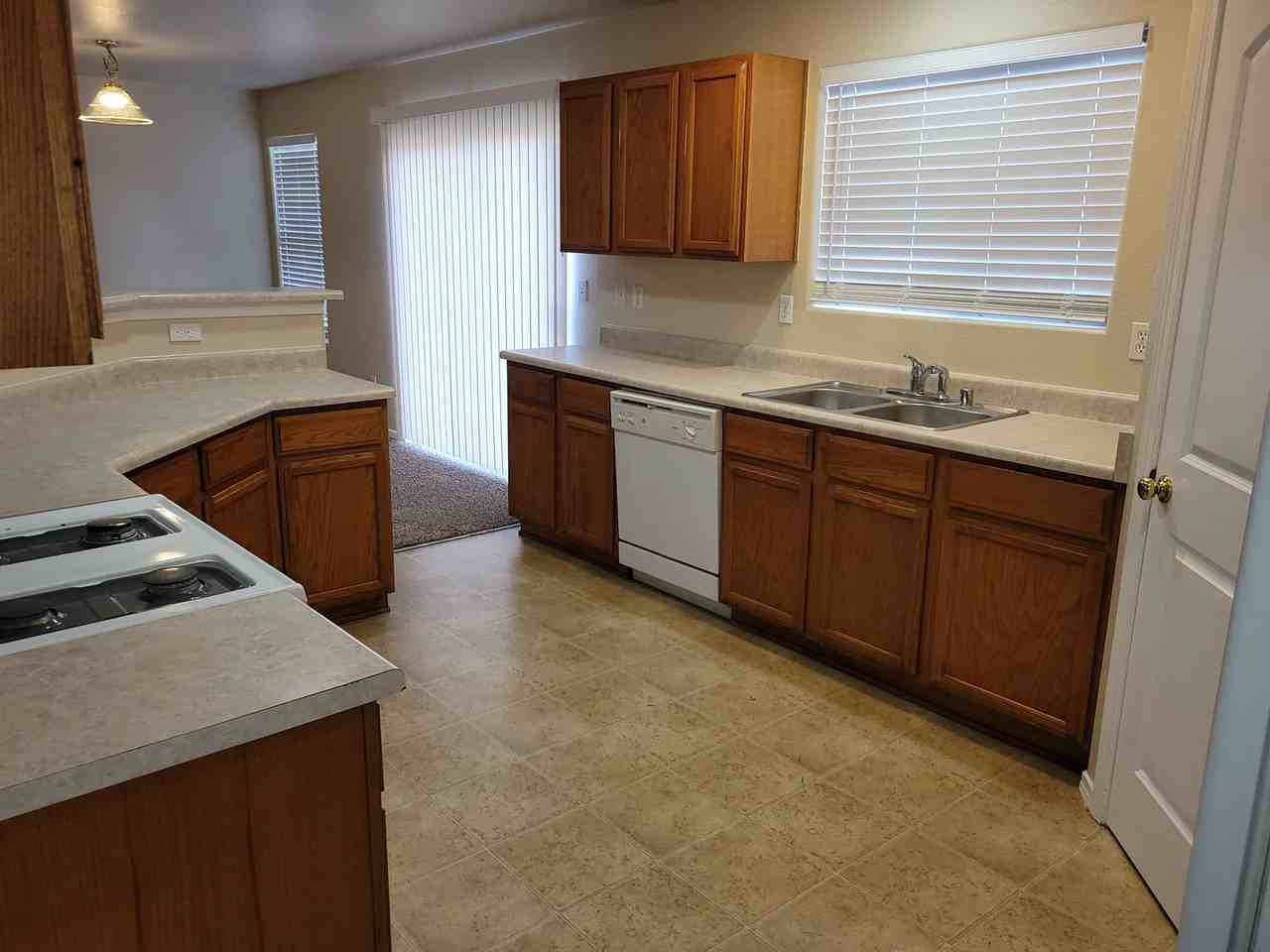 4815 Calle Bella Ave - Photo 7 of 39