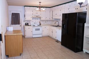 225 Holcomb Dr - Photo 1 of 1