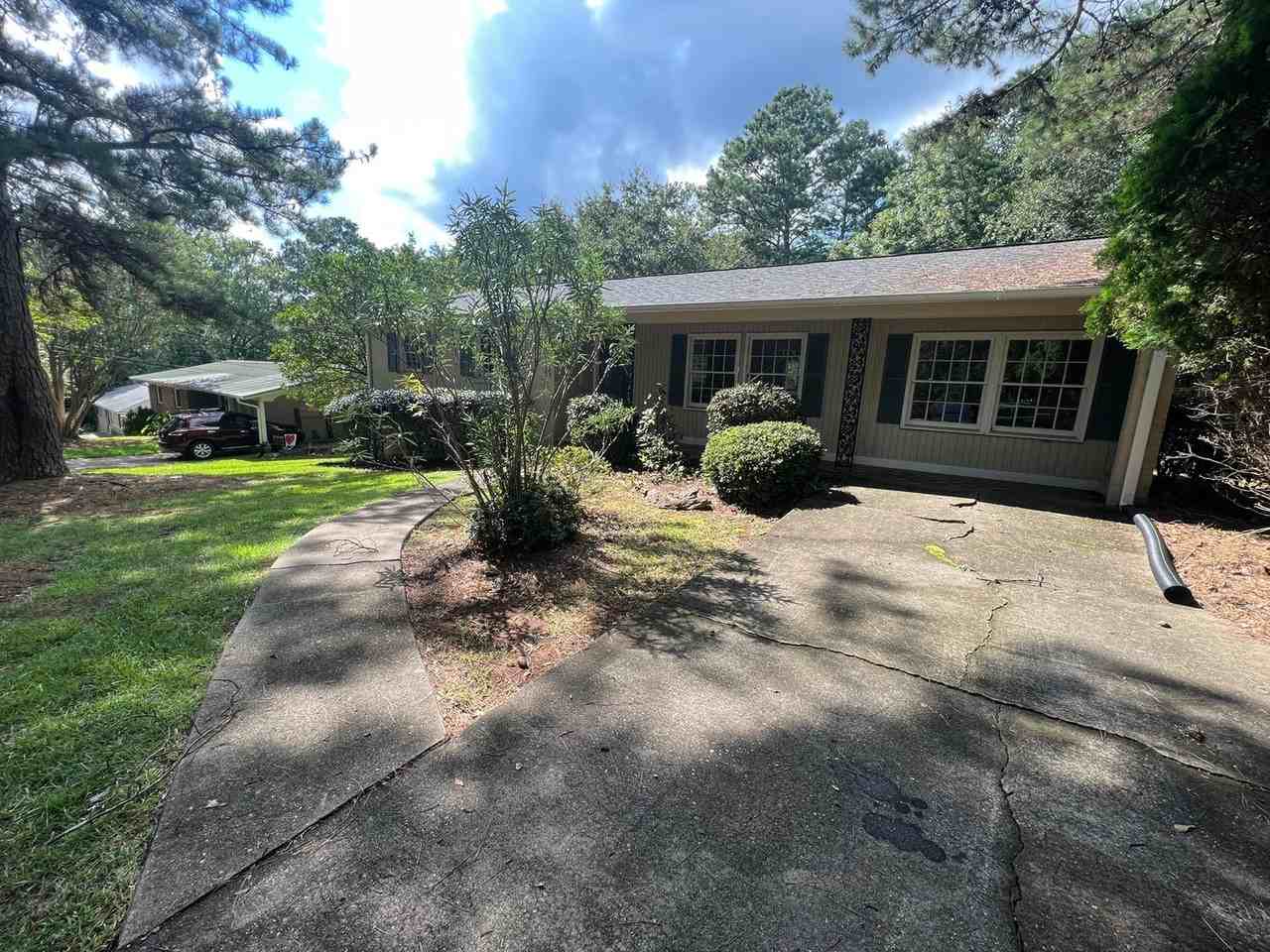 120 Sherwood Dr - Photo 3 of 19