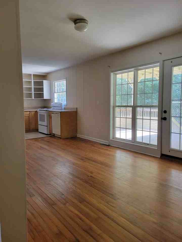 120 Sherwood Dr - Photo 6 of 19