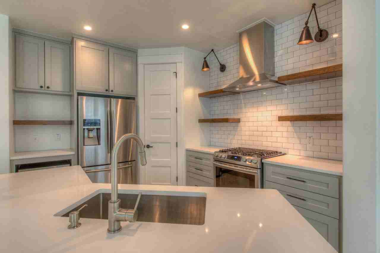1205 W 22nd St - Photo 4 of 29