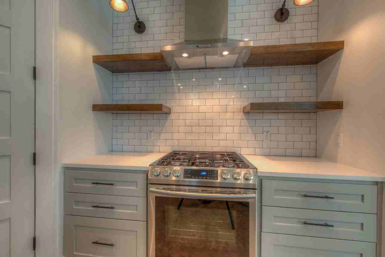 1205 W 22nd St - Photo 6 of 29