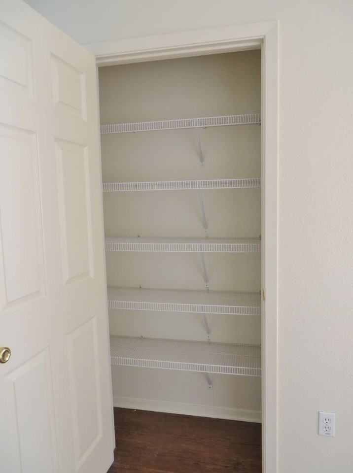 2216 Katy Ln Unit D - Photo 4 of 17