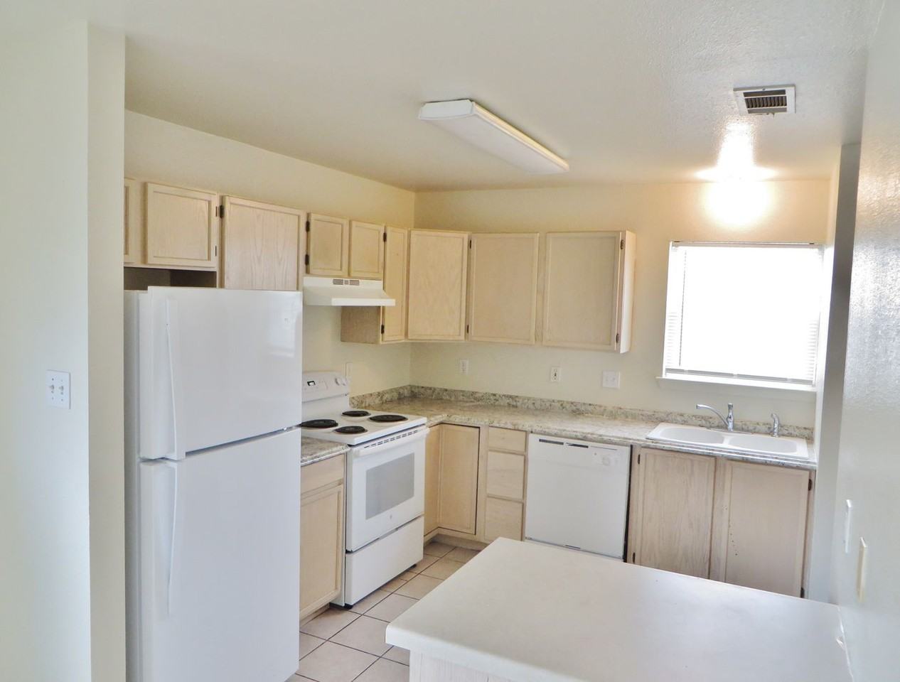 2216 Katy Ln Unit D - Photo 7 of 17