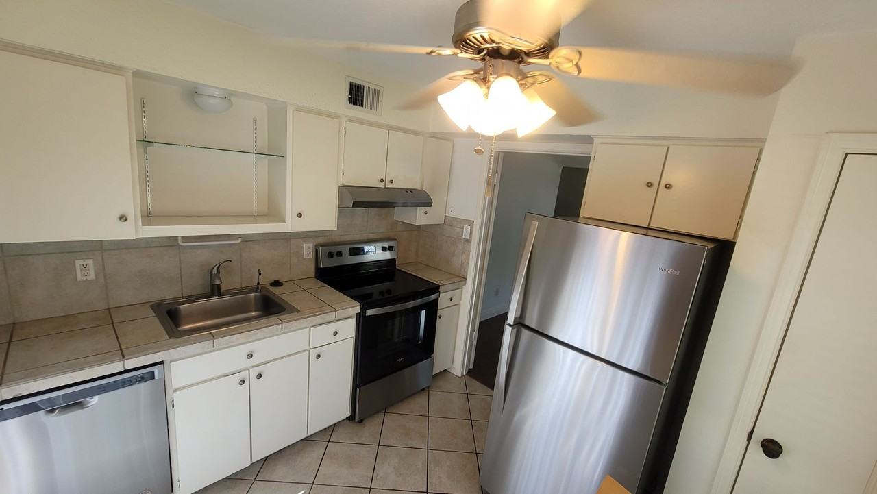 7903 Meadow Park Dr #103 - Photo 4 of 15