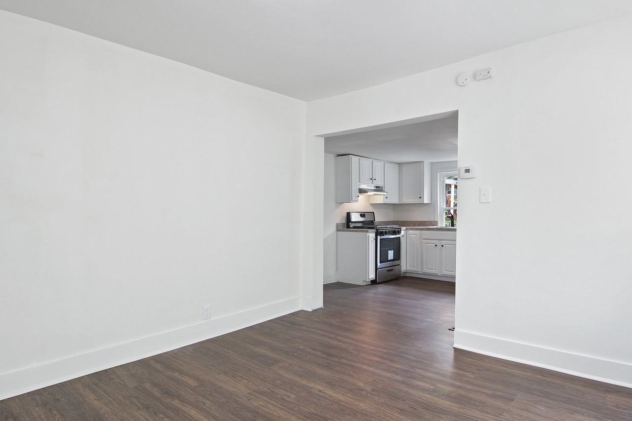 562 North Union Street - Photo 2 of 16