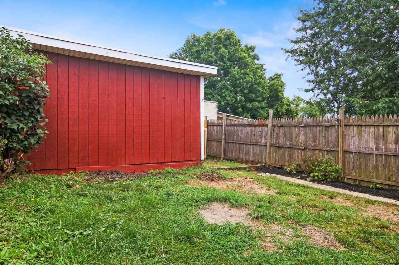 562 North Union Street - Photo 3 of 16