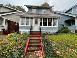 featured image of 1675 W 9th St