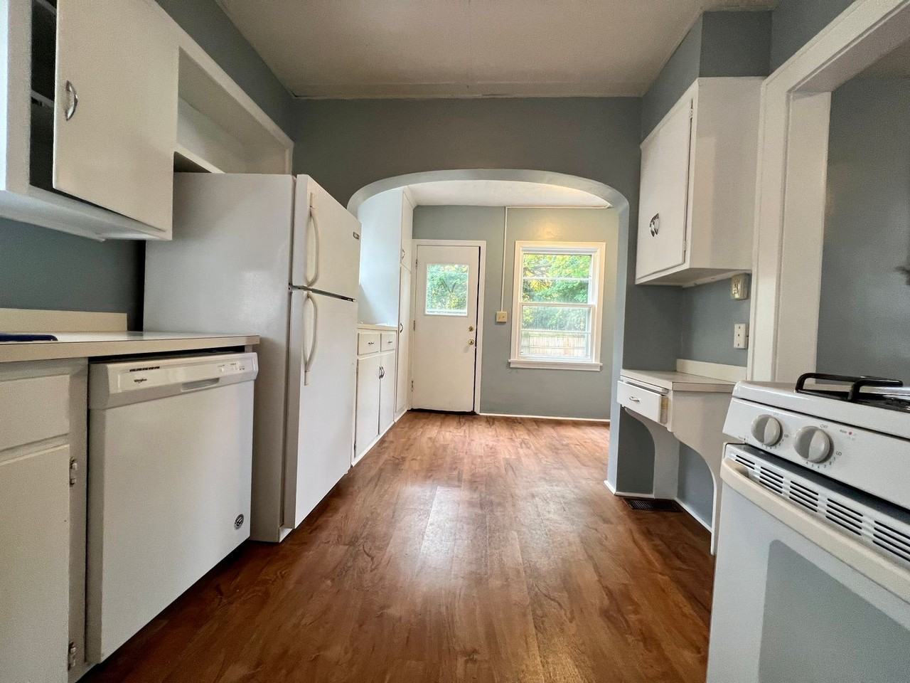 1675 W 9th St - Photo 2 of 18