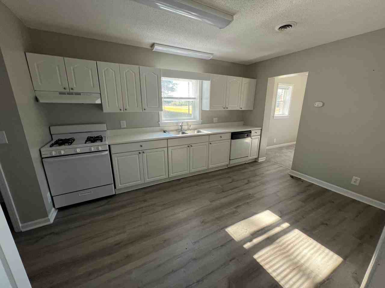 571 Mount Hebron Rd - Photo 3 of 11