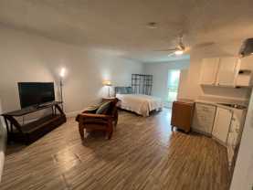 1006 Sw Sultan Dr ##A - Photo 1 of 1