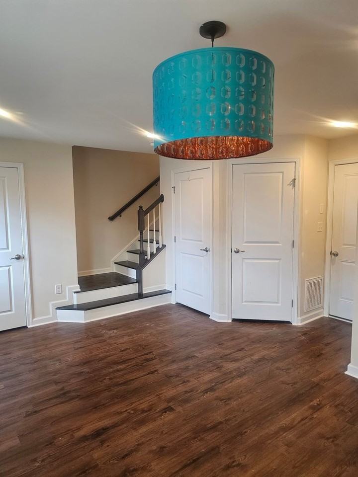 707 Arbuckle St - Photo 3 of 32