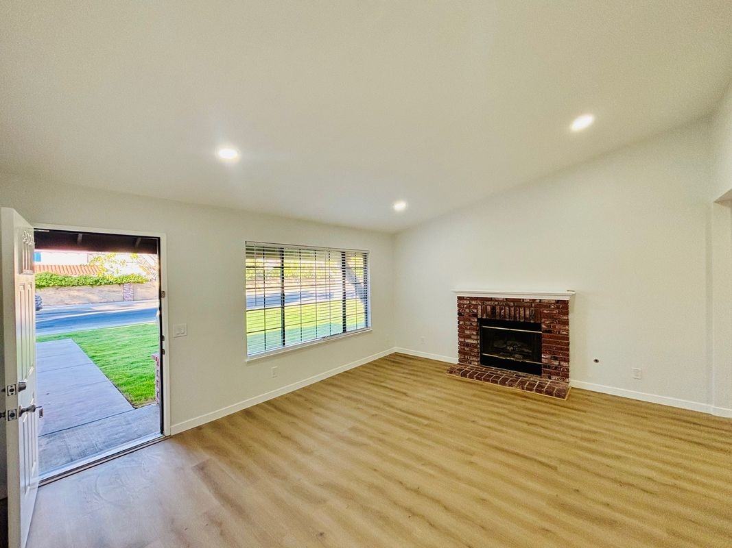 2730 West Avenue K 4 - Photo 2 of 17