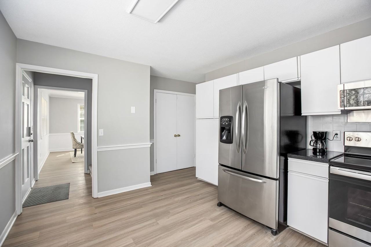 4854 Tiffany Avenue - Photo 2 of 27