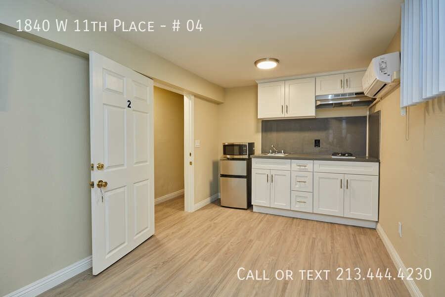 Victorian @ 11th Place - Photo 5 of 14