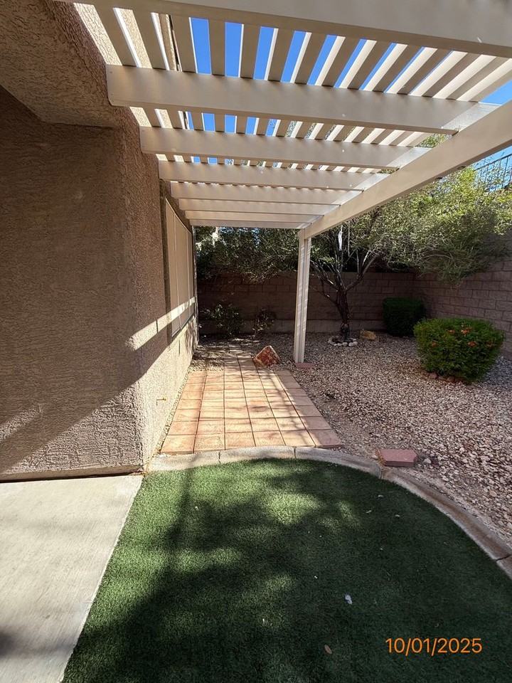 2427 Andromeda Ave - Photo 2 of 11