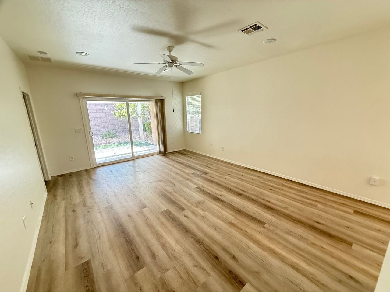 2427 Andromeda Ave - Photo 6 of 11