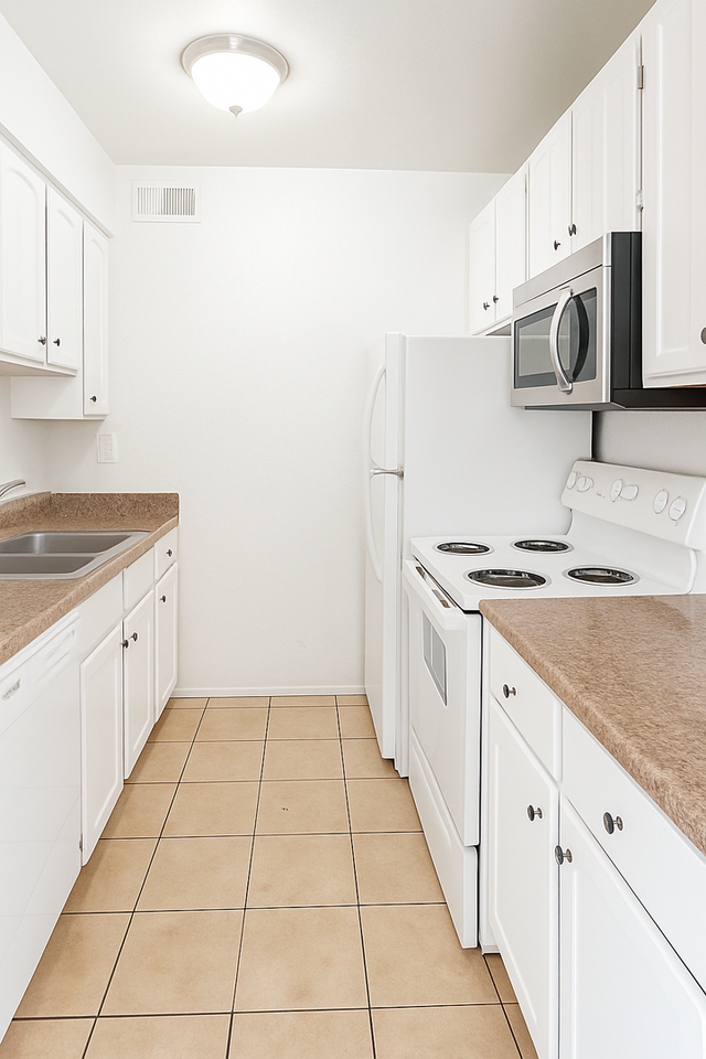 872 W 500 S - Photo 3 of 7