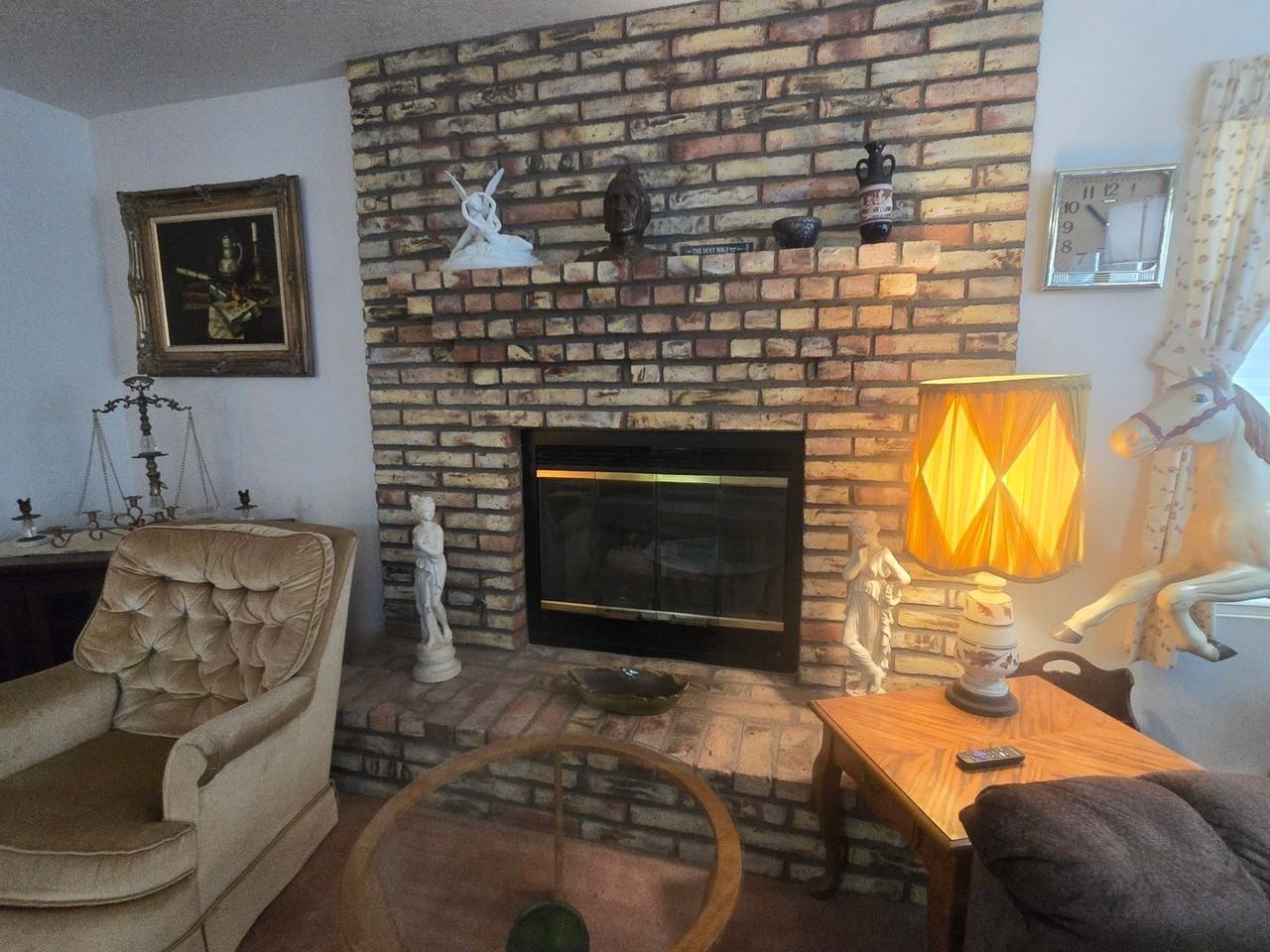 1789 Riverside Dr - Photo 6 of 38